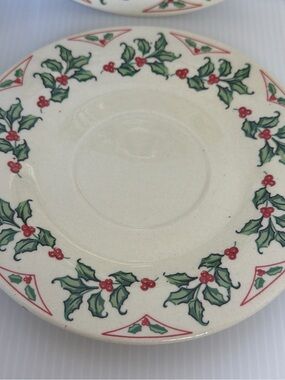 Vintage Gibson Designs GID17 Christmas Holly Berry Saucer Plates Set of 4